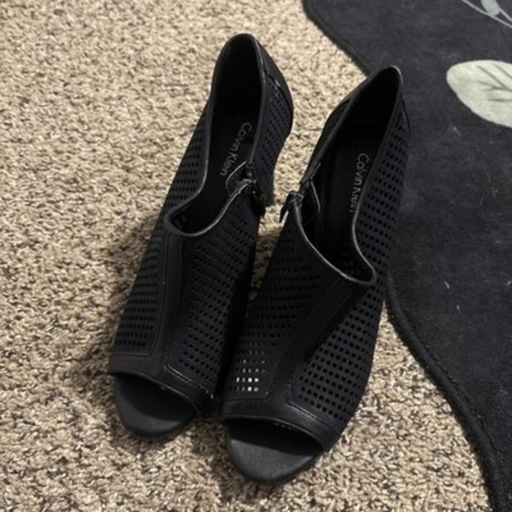 Calvin Klein Kallie Women’s Black Mesh Heels Size 8.5